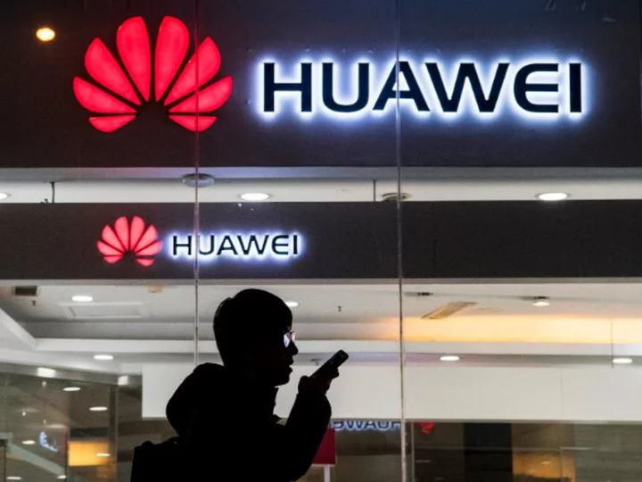 US says it has no evidence that Huawei can make advanced smartphones 'at scale'