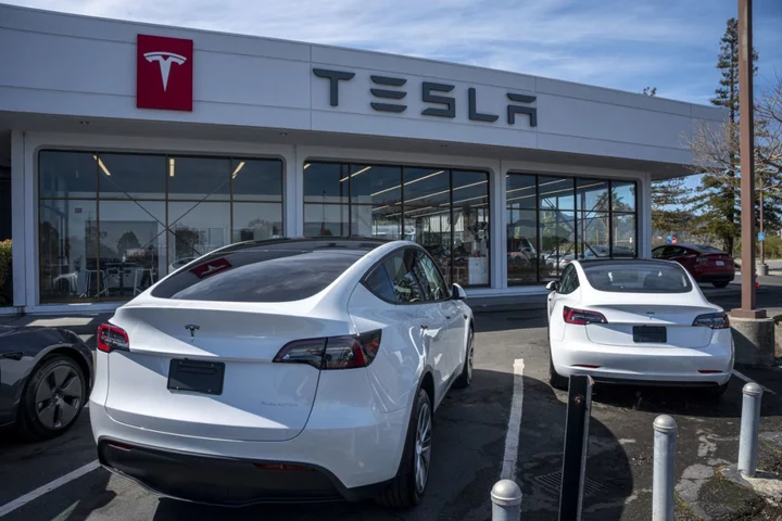 Tesla Deliveries Are a Record. The Stock Won’t Go Up.