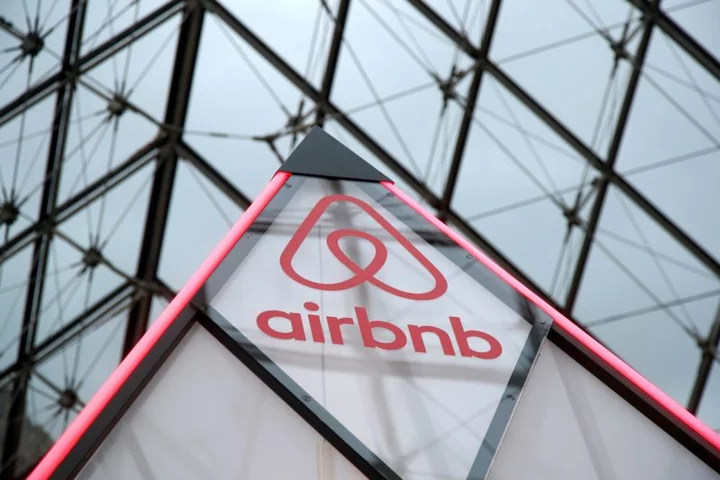 Airbnb forecasts upbeat revenue as international travel rebounds