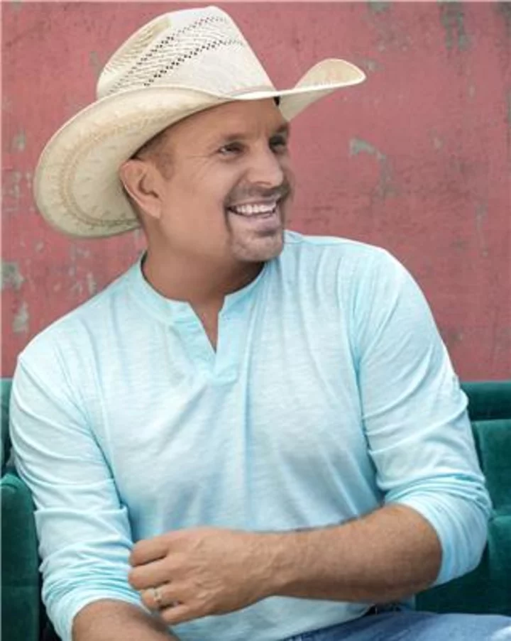 Garth Brooks and TuneIn Partner Exclusively in Radio