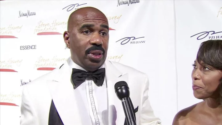 Steve Harvey reacts to viral burger that looks like him